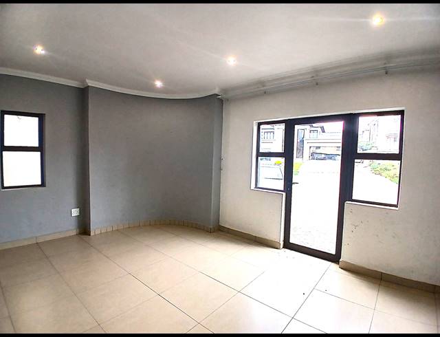 4 BEDROOM GOLF ESTATE FOR SALE IN BLUE VALLEY GOLF ESTATE